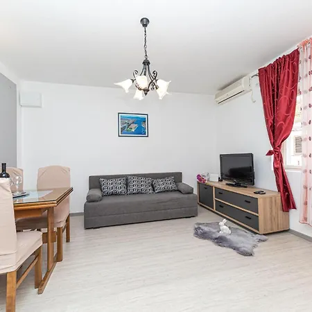 1 Bedroom Cozy In